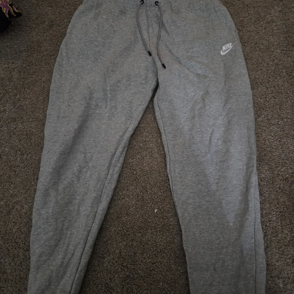 Nike Black and Gray Label Sweatpants - Picture 1 of 3